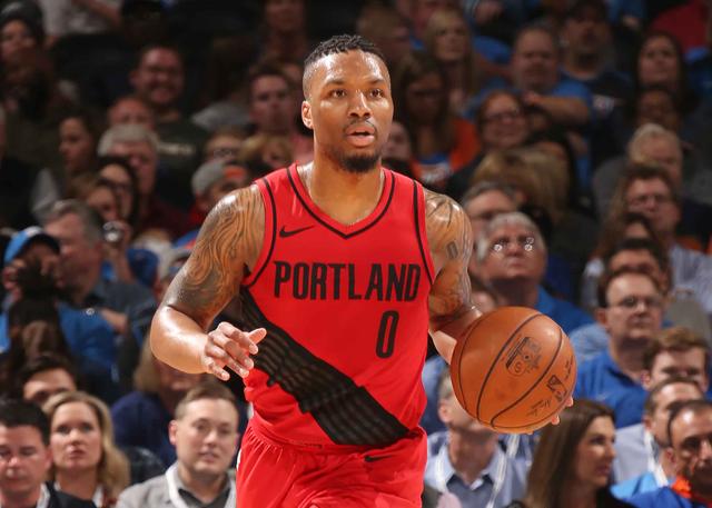 迎接儿子降生后 利拉德归队准备周六比赛