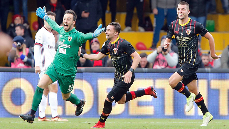 意甲第15轮:贝内文托2-2ac米兰