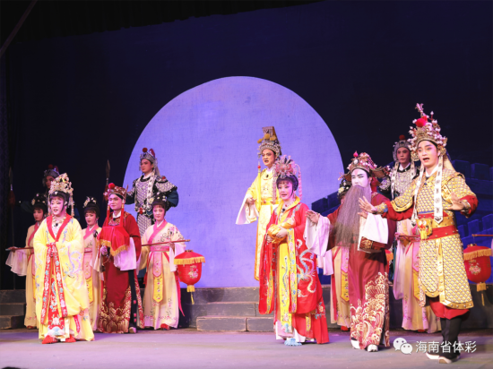 图1101：琼剧演出现场.png