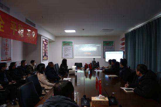 湖南省体彩中心组织观看警示教育片《零容忍》第二集《打虎拍蝇》1.jpg
